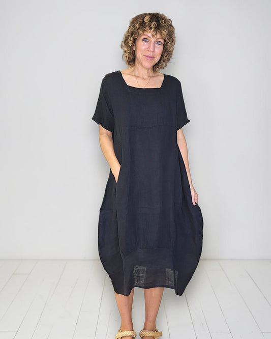 Black Mid Sleeve Maxi
