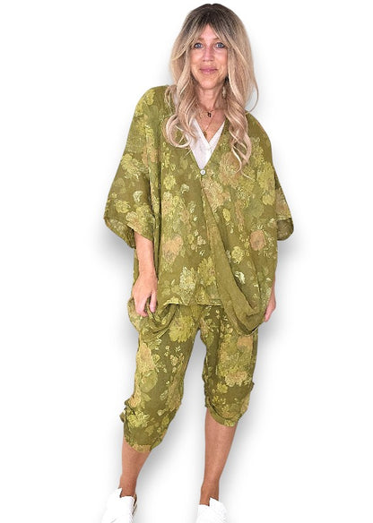 Olive Scarlett Rose Capri Linen Pant