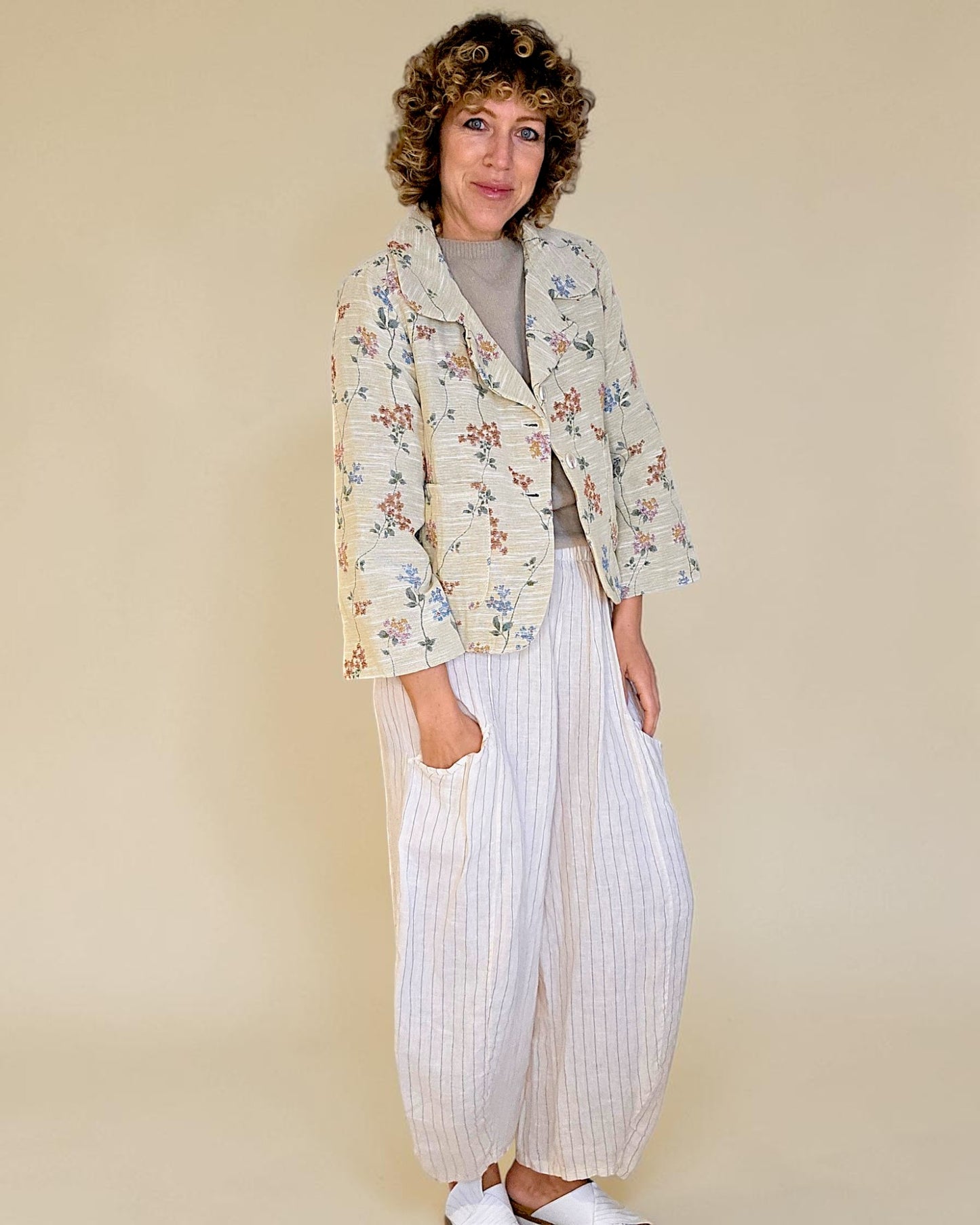 Elsa Doily Tapestry Crop Suit Jacket