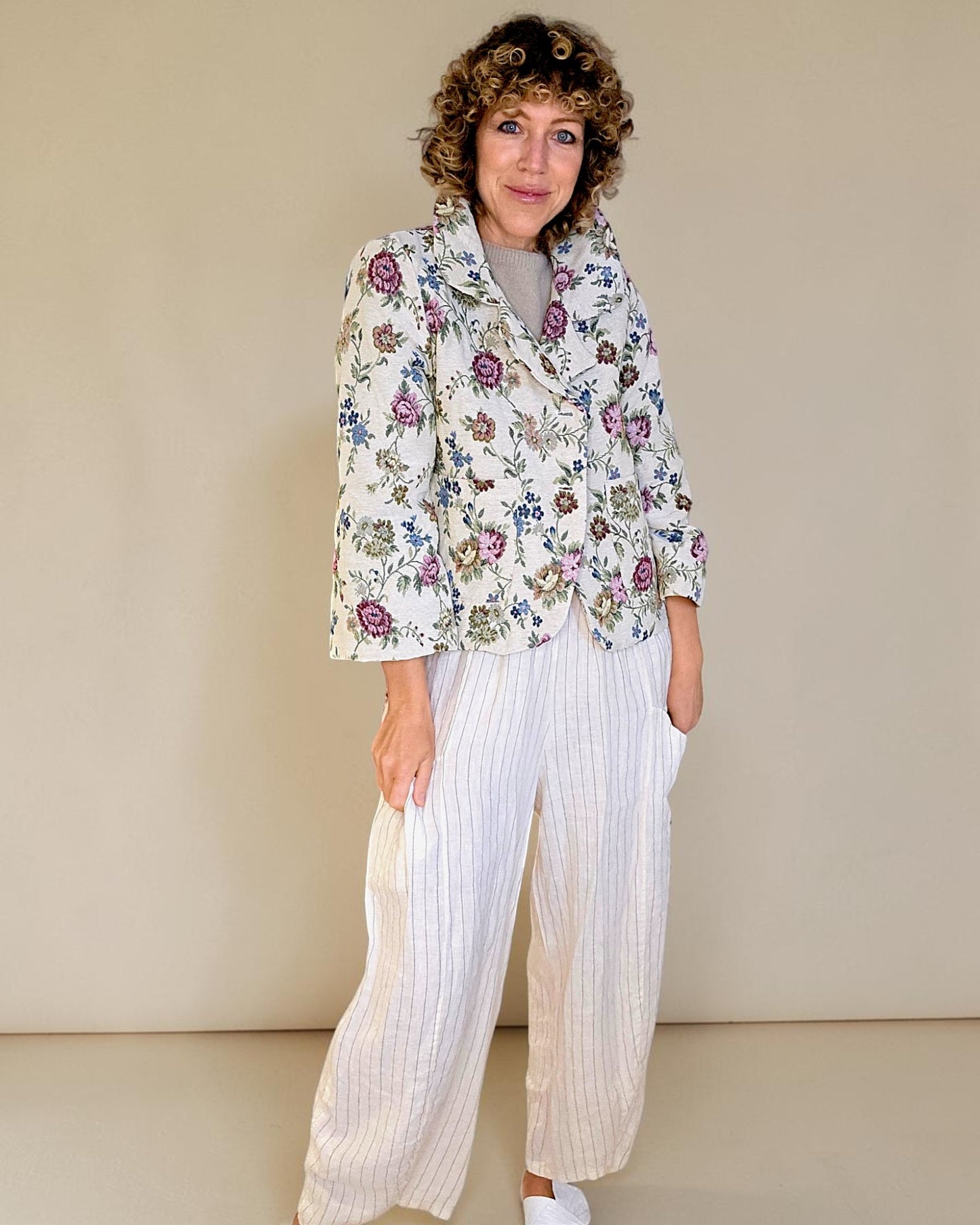 Damask Doily Tapestry Crop Suit Jacket