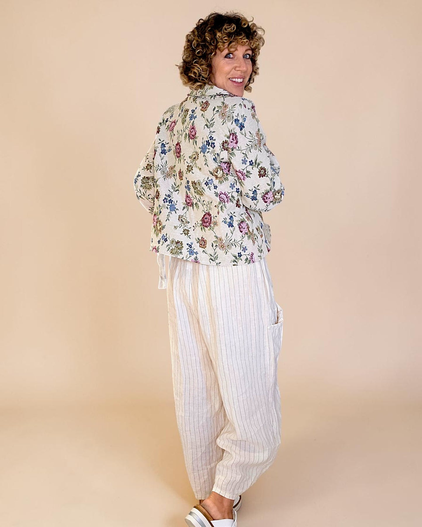 Damask Doily Tapestry Crop Suit Jacket