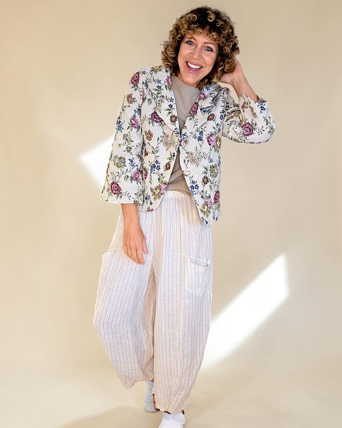 Damask Doily Tapestry Crop Suit Jacket