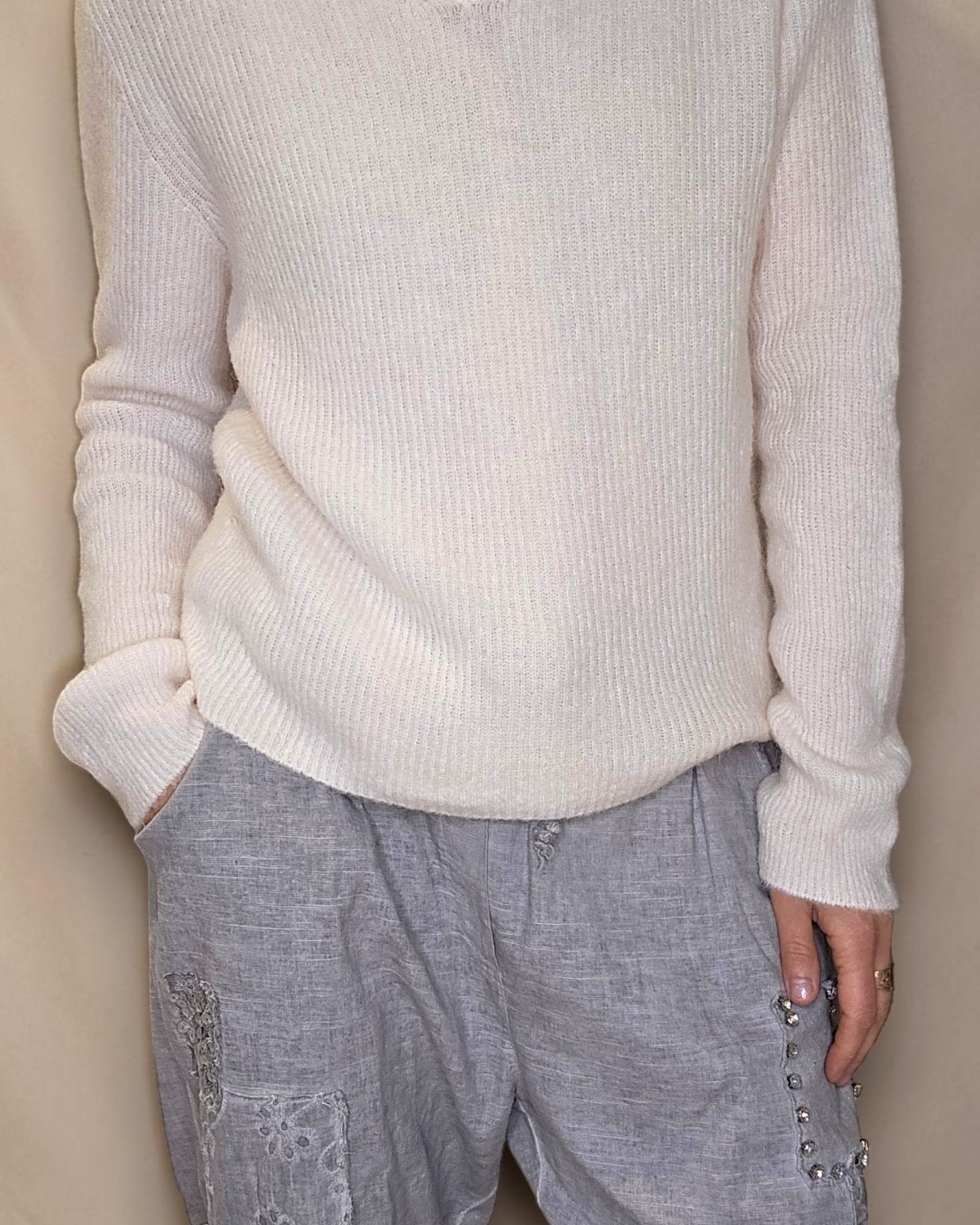 Vanilla Rib V-Neck Best Basics B. Alpaca Blend Sweater
