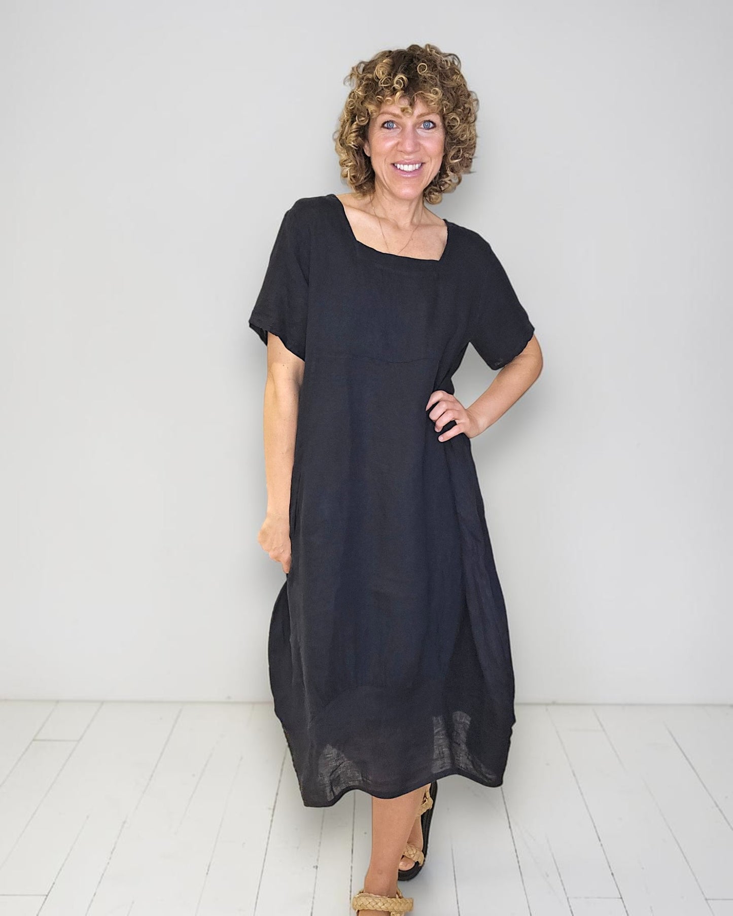 Black Mid Sleeve Maxi