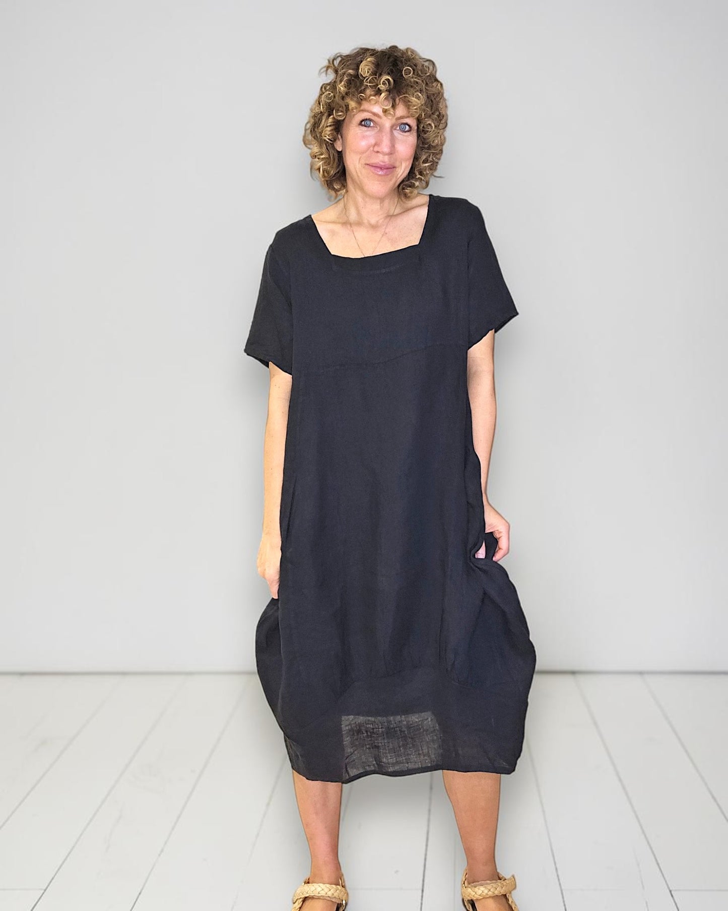 Black Mid Sleeve Maxi