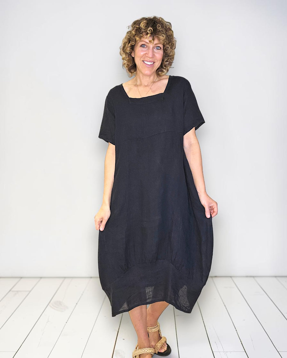 Black Mid Sleeve Maxi