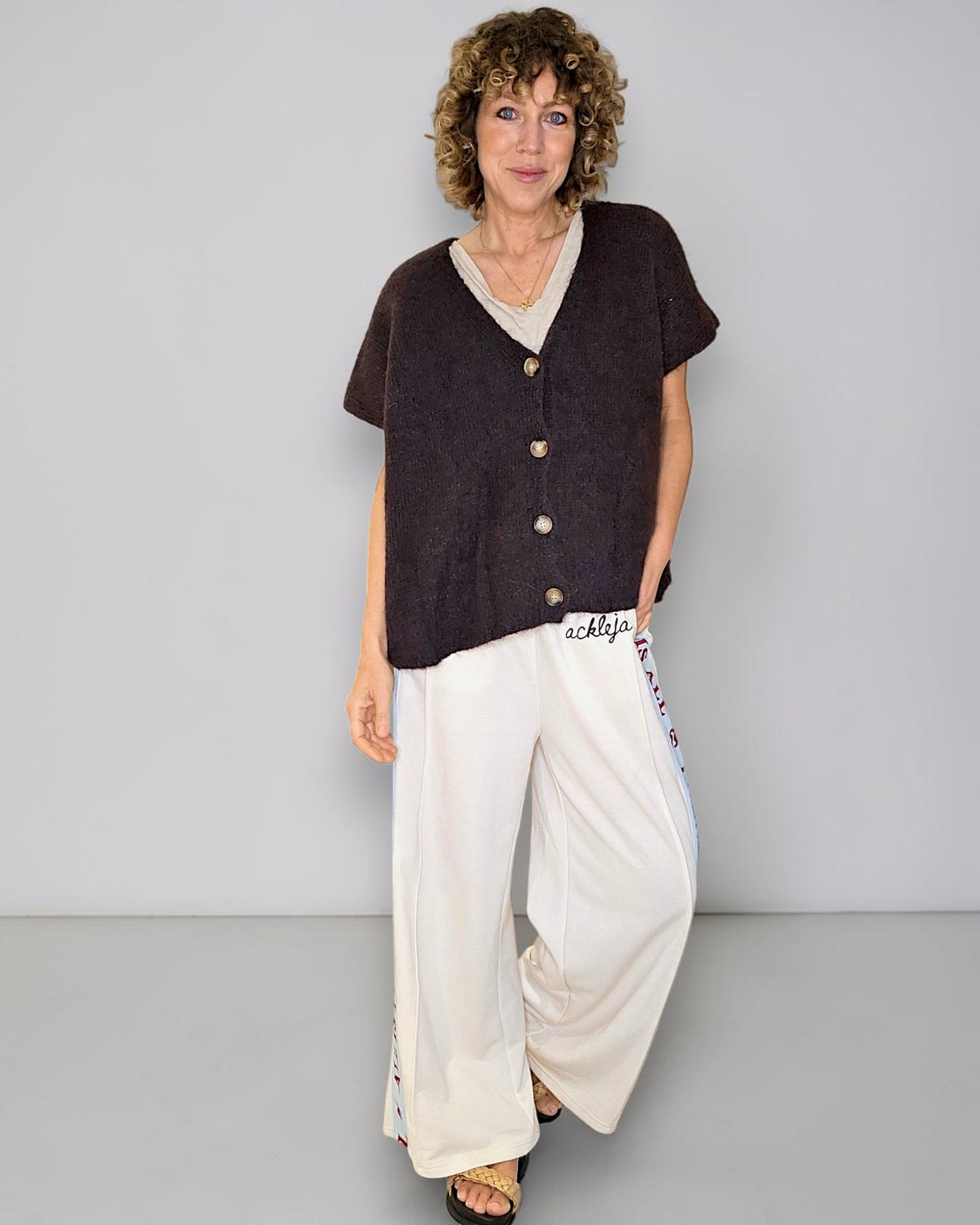 Drk Coffee Mohair Blend V-Neck Vest
