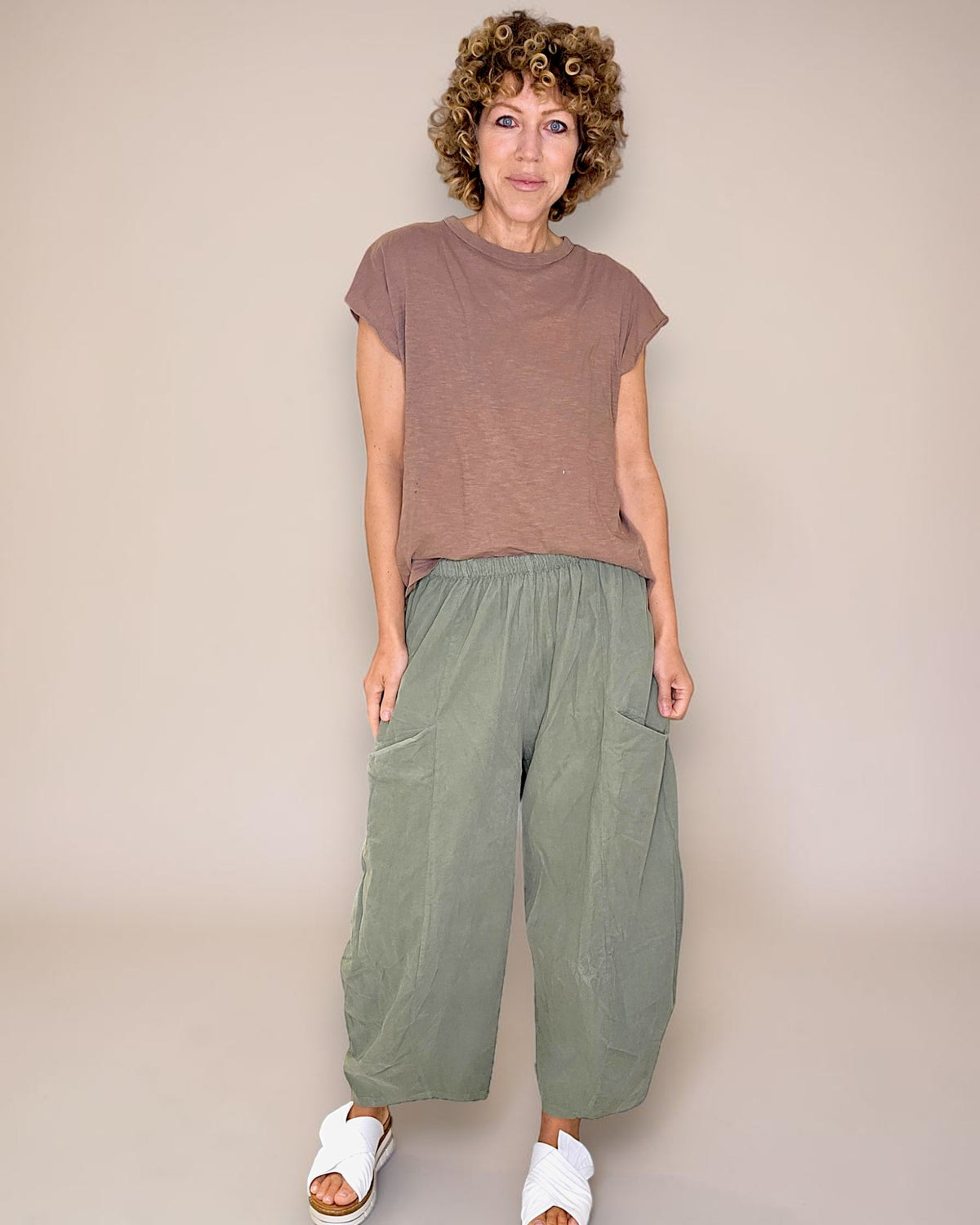 Forest Corduroy Barrel Pants