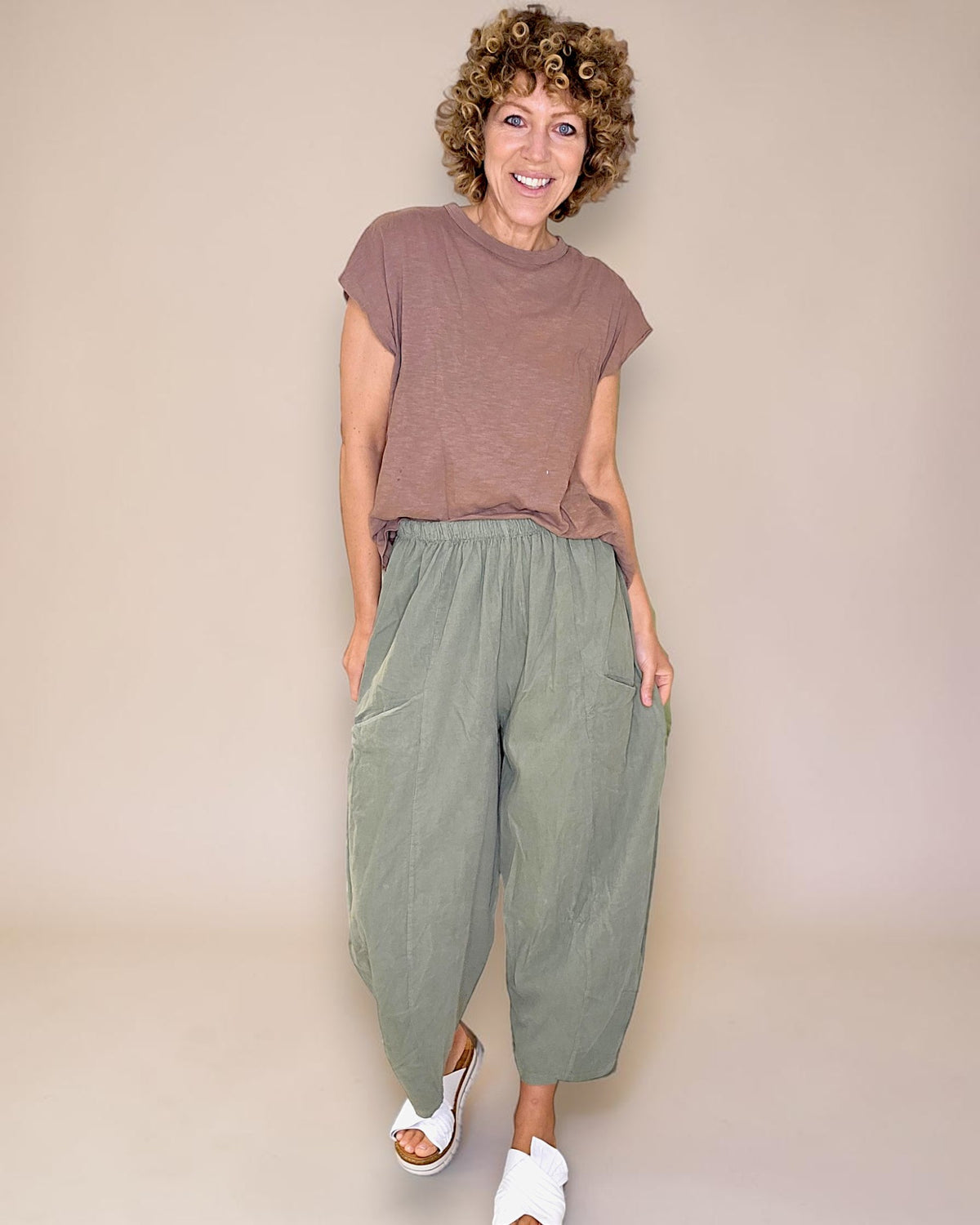 Forest Corduroy Barrel Pants