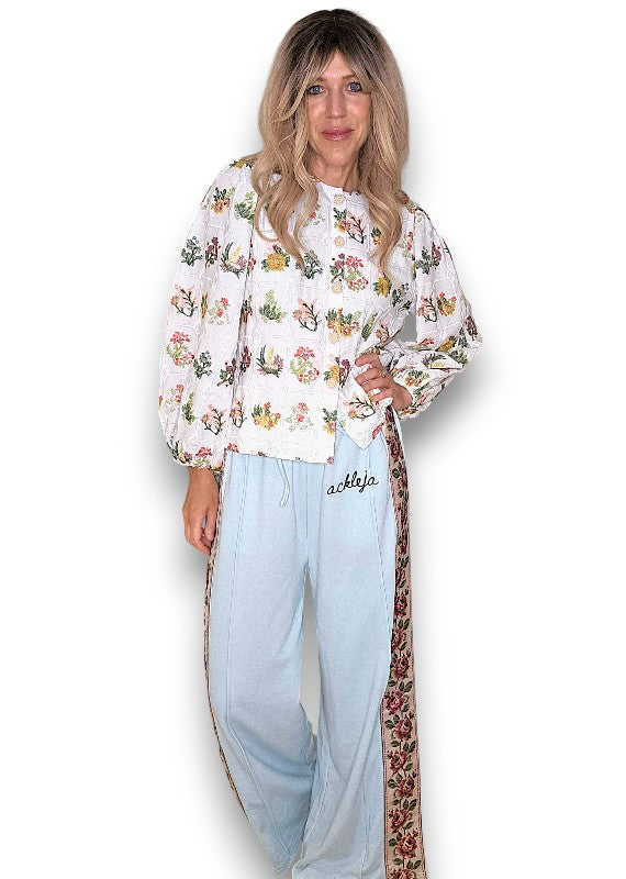 ACKLEJA Baby Blue Rose Trim Sweatpants image 3